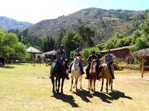 Horseback ride to Tipón 